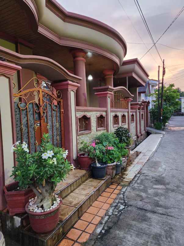 rumah megah siap huni di pondok indah pekayon