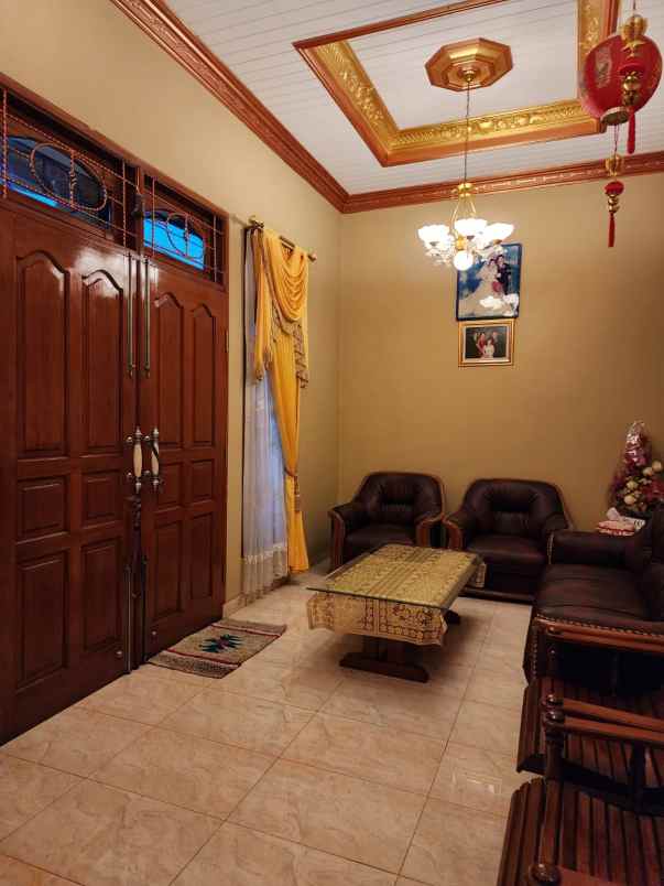 rumah megah siap huni di pondok indah pekayon
