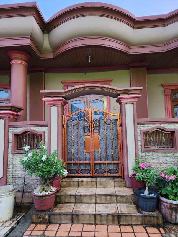 rumah megah siap huni di pondok indah pekayon