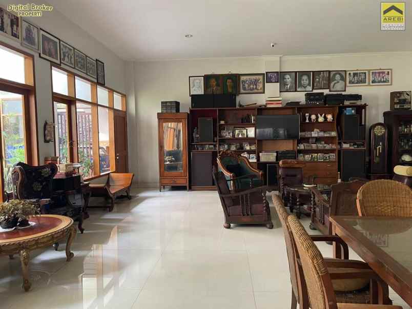 rumah mewah di cibabat cimahi utara kota cimahi