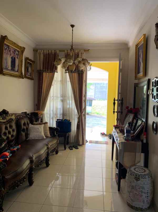 rumah mewah di taman windsor kota wisata siap huni