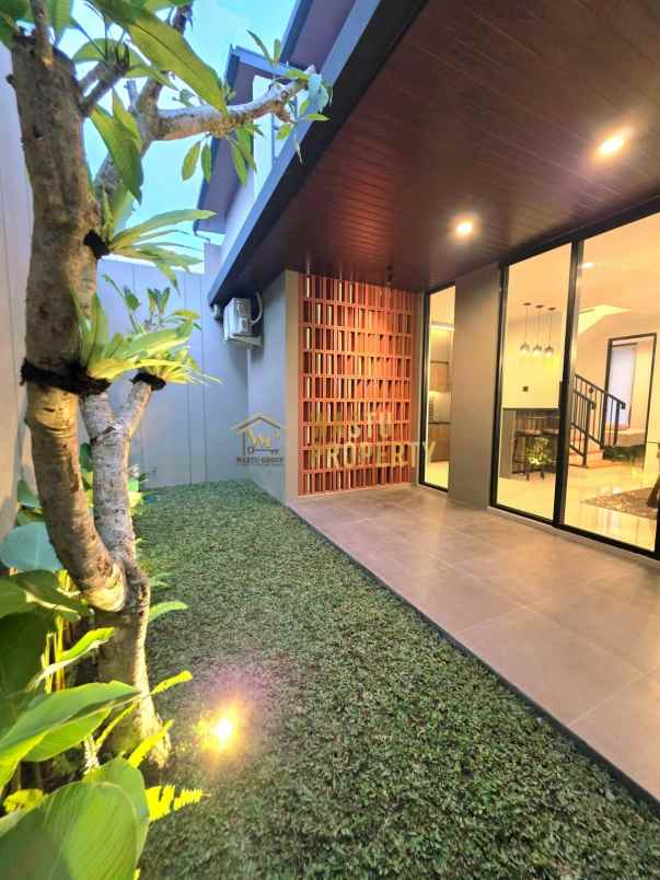 rumah mewah fully furnished dekat stadion maguwoharjo