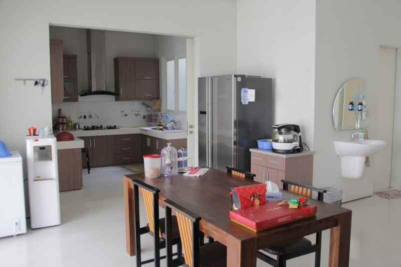 rumah mewah megah strategis akses mudah di dekat ugm