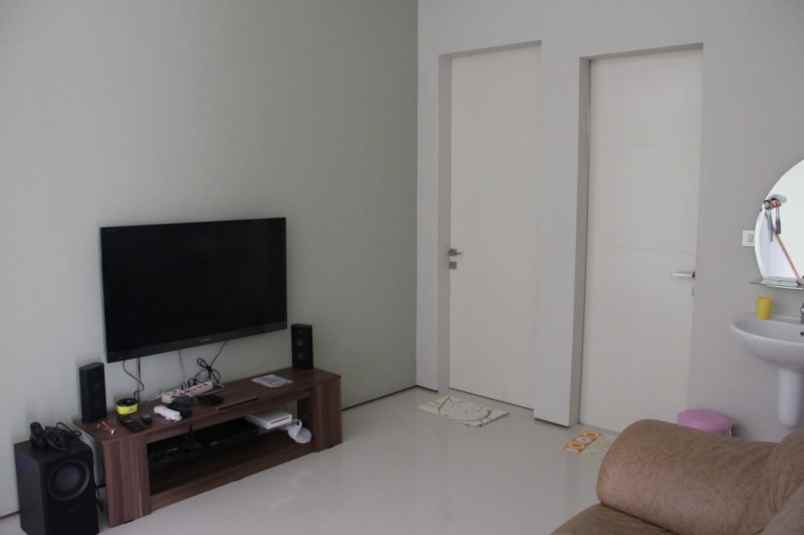 rumah mewah megah strategis akses mudah di dekat ugm