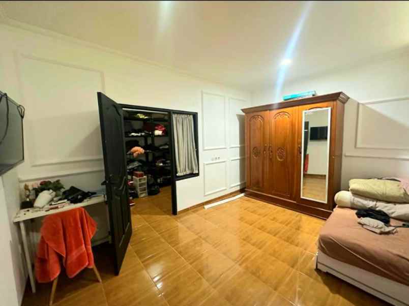 rumah mewah rumah dalam komplek buaran jakarta timur