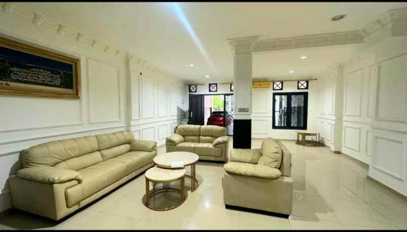 rumah mewah rumah dalam komplek buaran jakarta timur