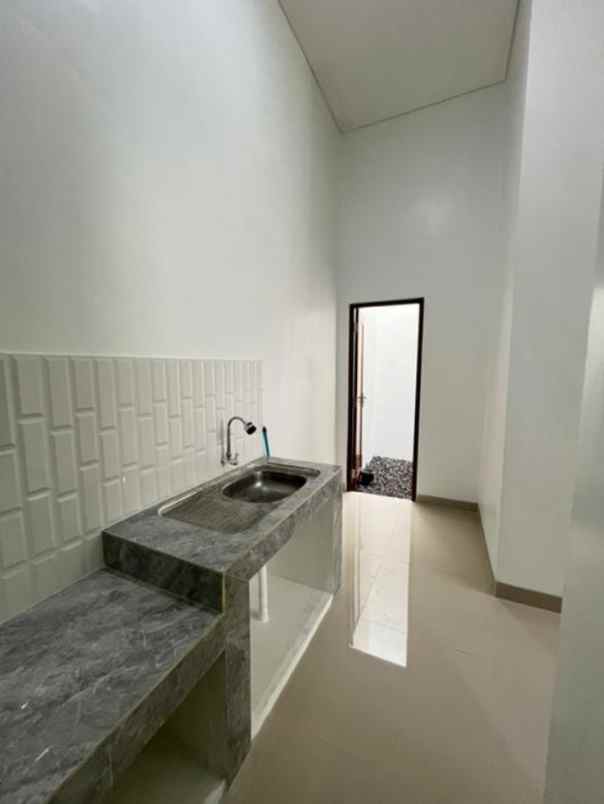 rumah minimalis dekat supermarket naga bekasi utara