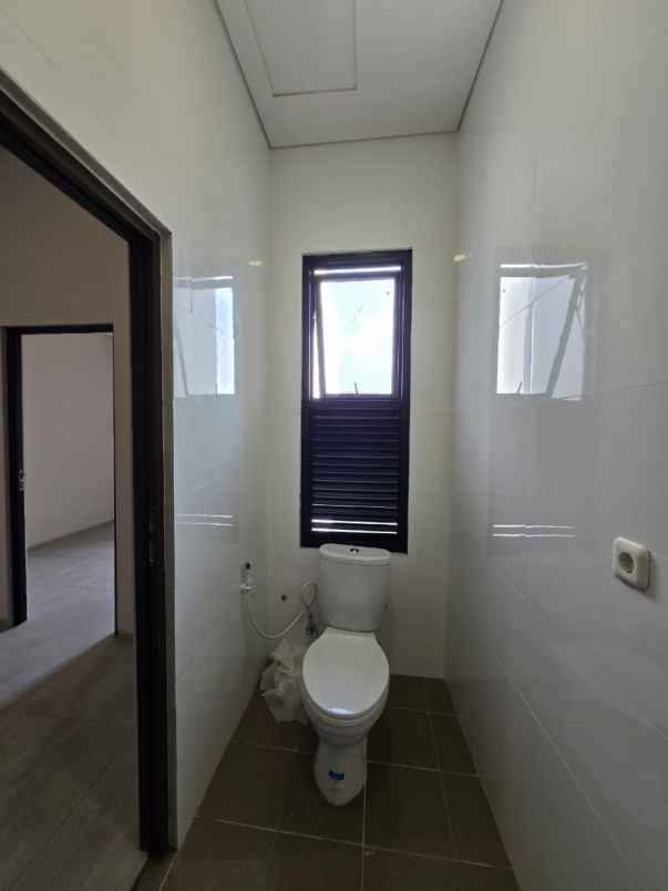 rumah minimalis siap huni di tenga kota di kayu putih