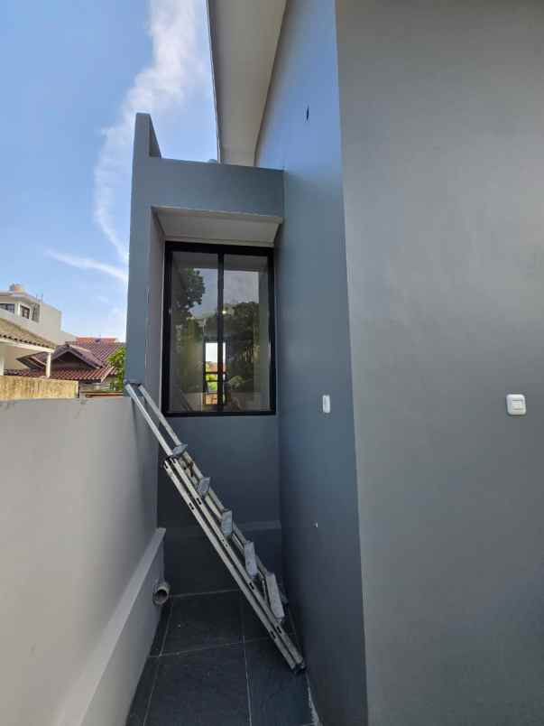 rumah minimalis siap huni di tenga kota di kayu putih