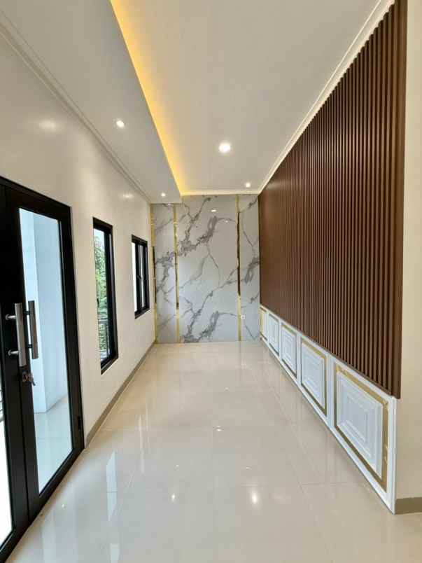rumah modern jagakarsa 2 lantai siap tempati sekarang