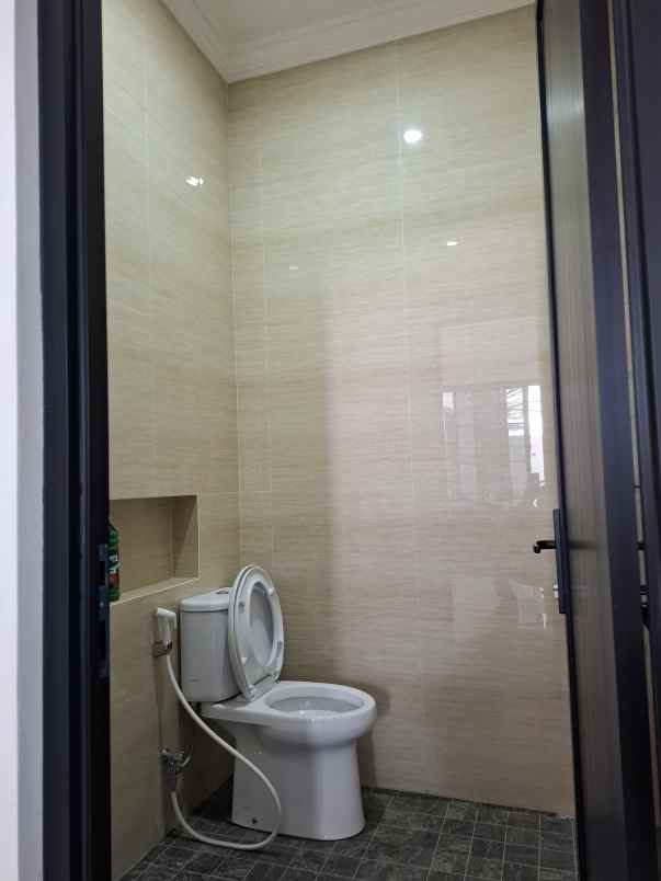 rumah modern minimalis lokasi di dekat gor ken arok