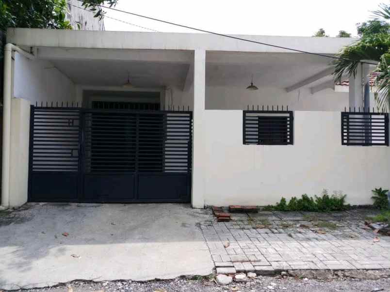 rumah ngagel surabaya 1 5 lantai row jalan 10 m