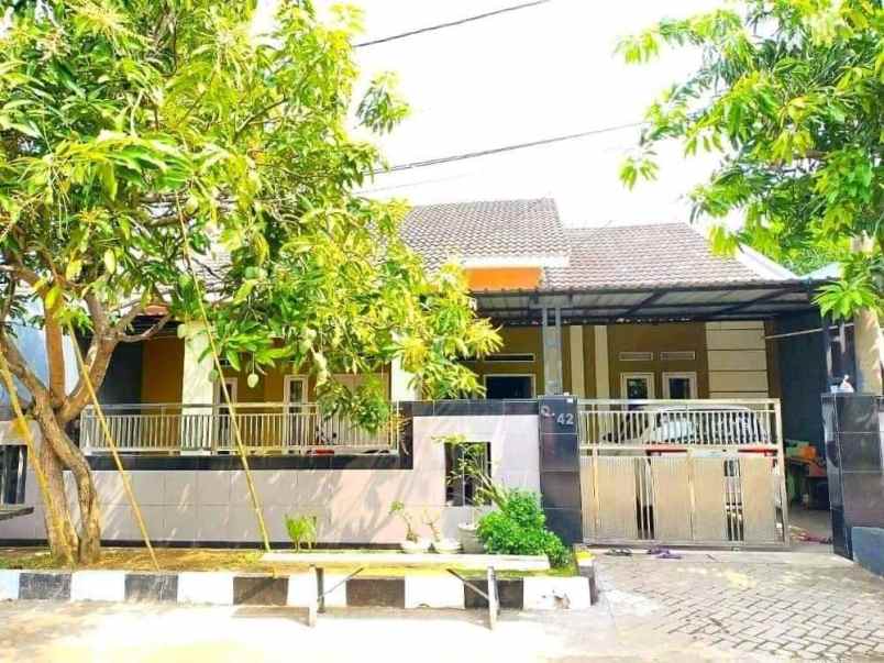 rumah pojokan hook fingsui ciamik dijual murah