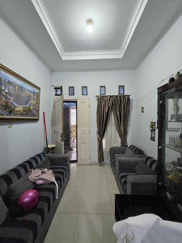 rumah second dalam komplek di condet jaktim