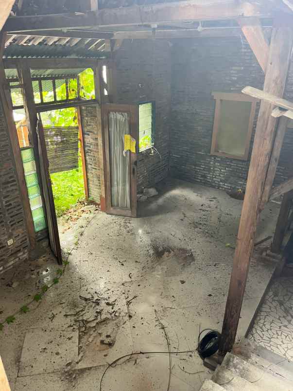 rumah second legalitas lengkap di surosutan umbulharjo