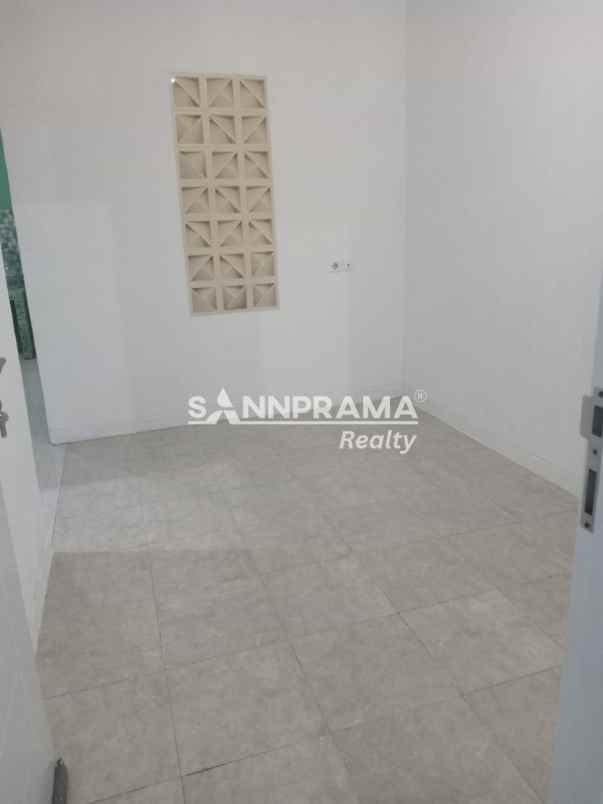 rumah second minimalis di harvest city bekasi