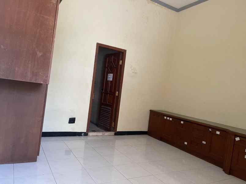 rumah sidosermo surabaya selatan strategis siap huni