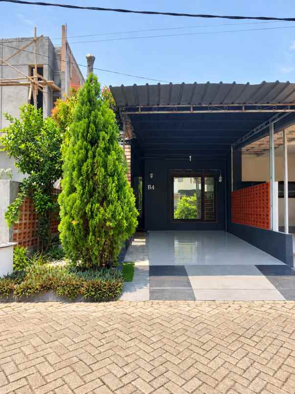 rumah strategis nyaman siap huni dekat gt krukut limo