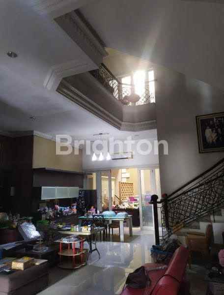 rumah taman asri sidoarjo 2 lantai hadap barat