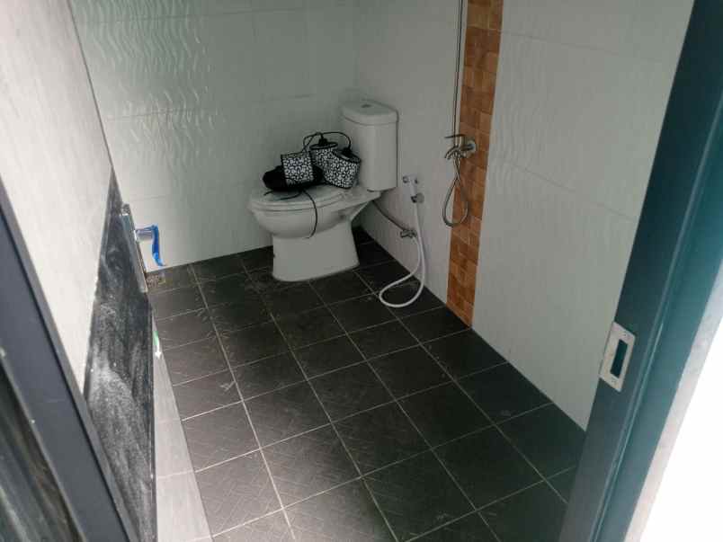 rumah tanpa dp siap huni strategis di pd melati bekasi