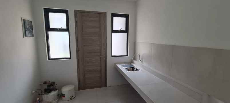 rumah tingkat di perumnas 1 bekasi barat