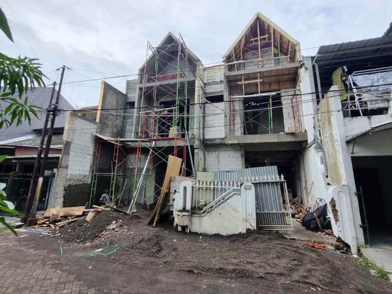 rungkut rumah baru 100 2 lantai row jalan 2 mobil