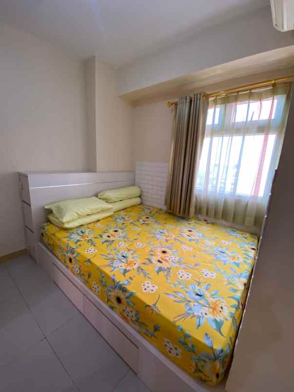 sewa apartemen studio furnished di green pramuka city