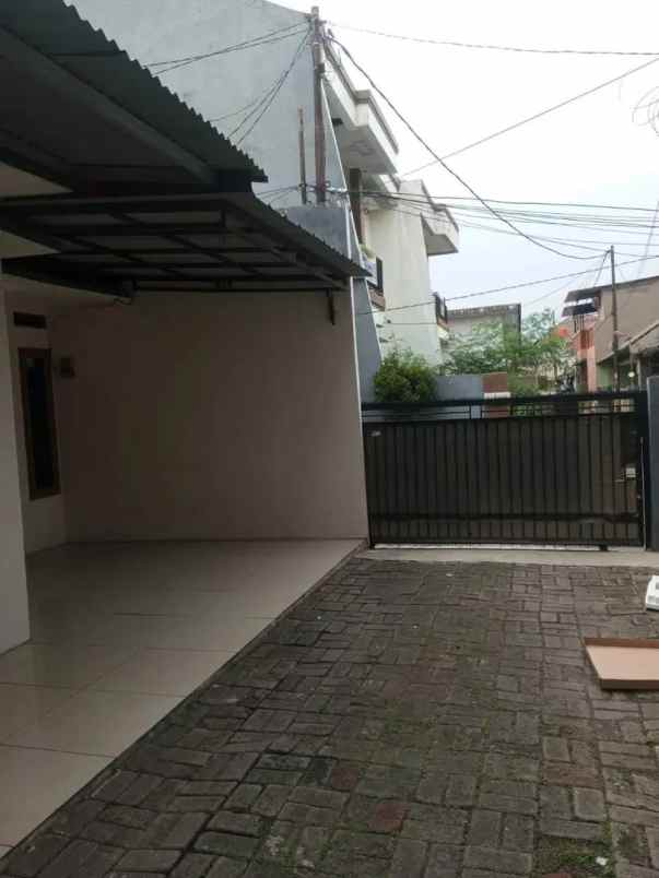 sewa rumah ciledug tidak banjir