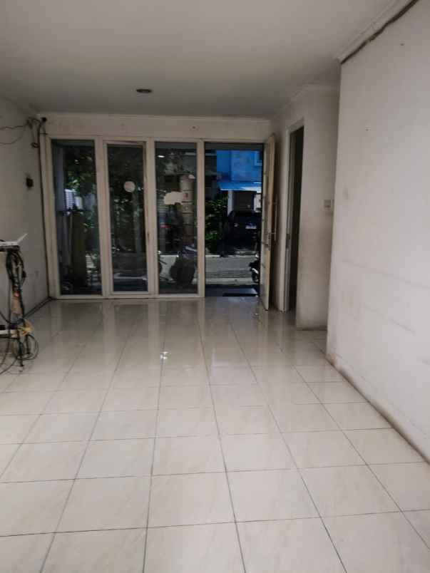 sewa rumah green court cengkareng