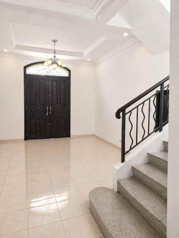 sewa rumah modern minimalis semi furnished
