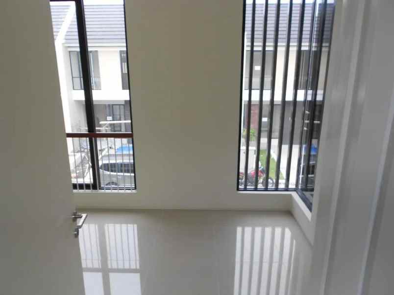 sewa rumah siap huni 2 lantai