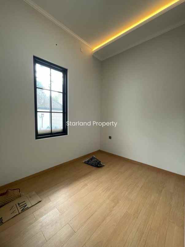 siap huni rumah mewah 3 lantai harga 2 7 m di joglo