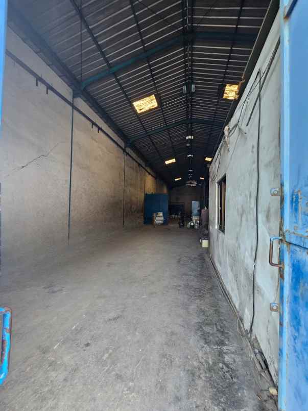 siap pakai gudang kenjeran 600 m2 kontainer 40ft losss