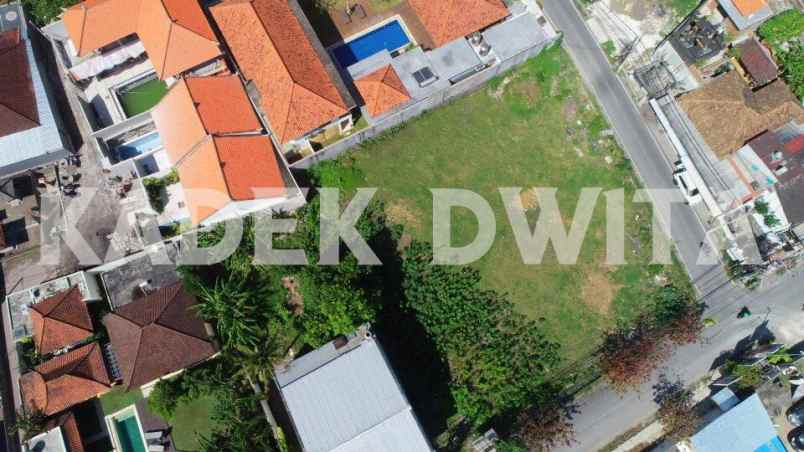 tanah jalan pantai berawa