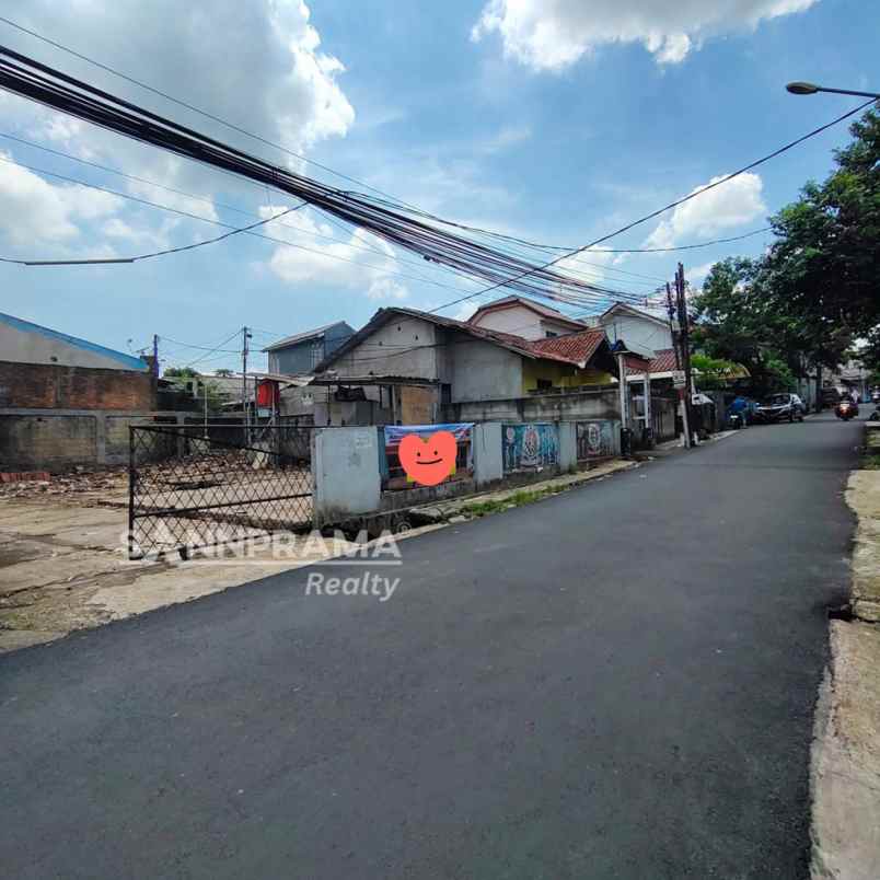 tanah pinggir jalan shm di mampang depok iml