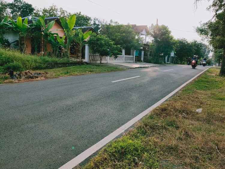 tanah tepi jl raya mojogedang
