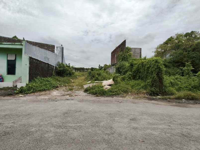 tanah zona merah red zone di nyang nyang bali