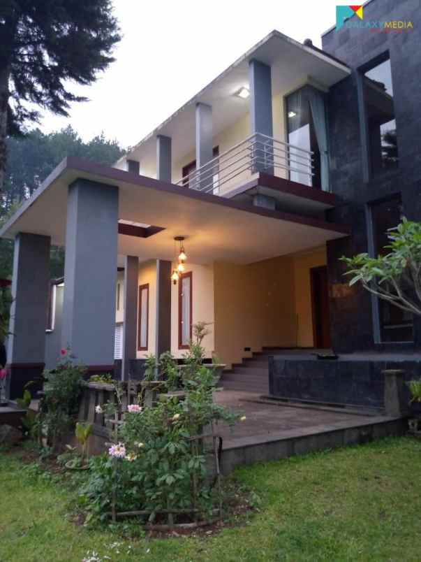 villa cihideung setiabudi