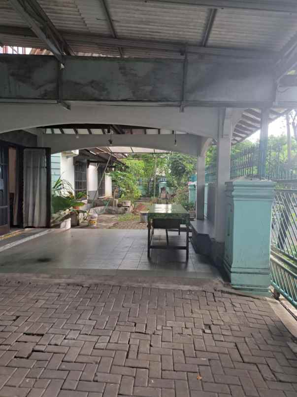 area komersial rungkut asri parkir luas