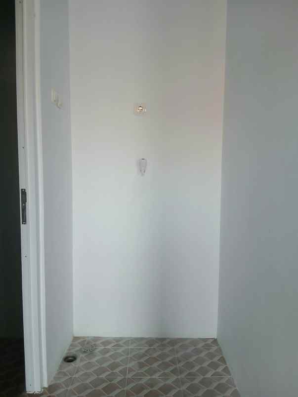 cari rumah luas nyaman aman dan dekat jakarta