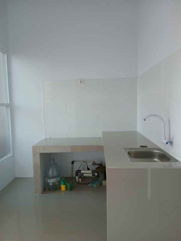 cari rumah luas nyaman aman dan dekat jakarta