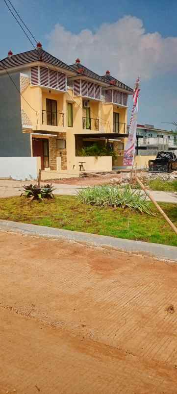 cocok rumah ready 2 lantai untuk karyawan mm2100