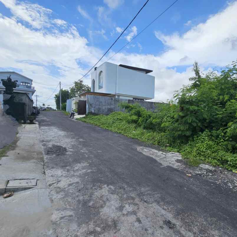 dijual 3 are jl tumbak bayuh pererenan mengwi badung