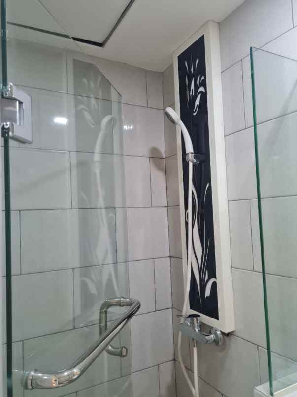 dijual apartemen pakuwon city