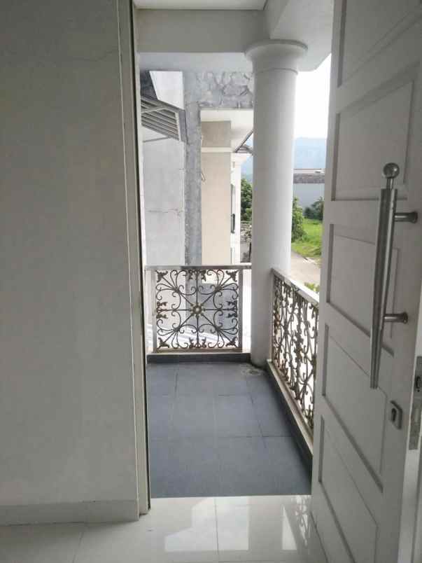 dijual cepat rumah di sentul city