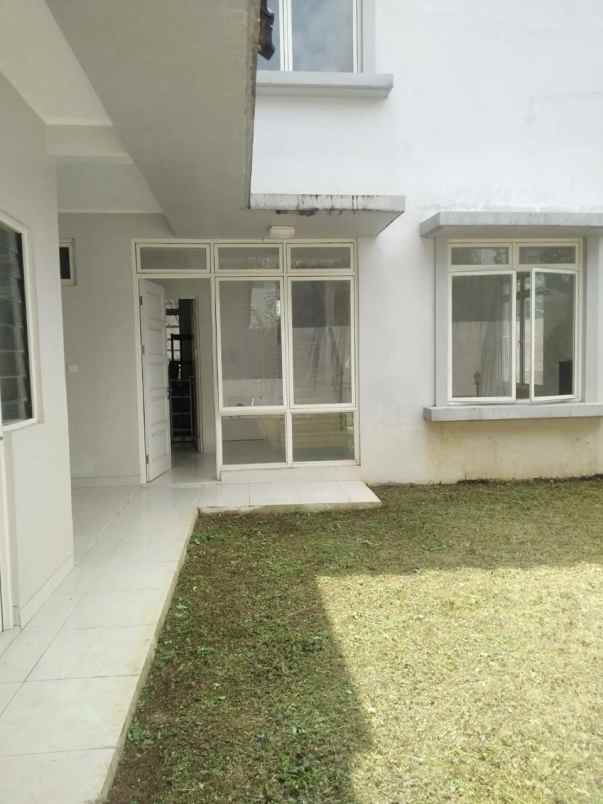 dijual cepat rumah di sentul city