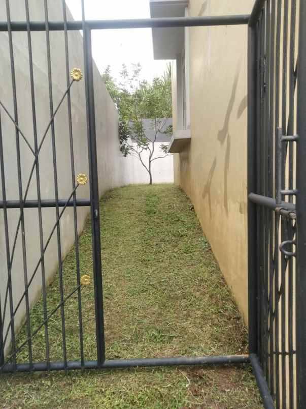 dijual cepat rumah di sentul city