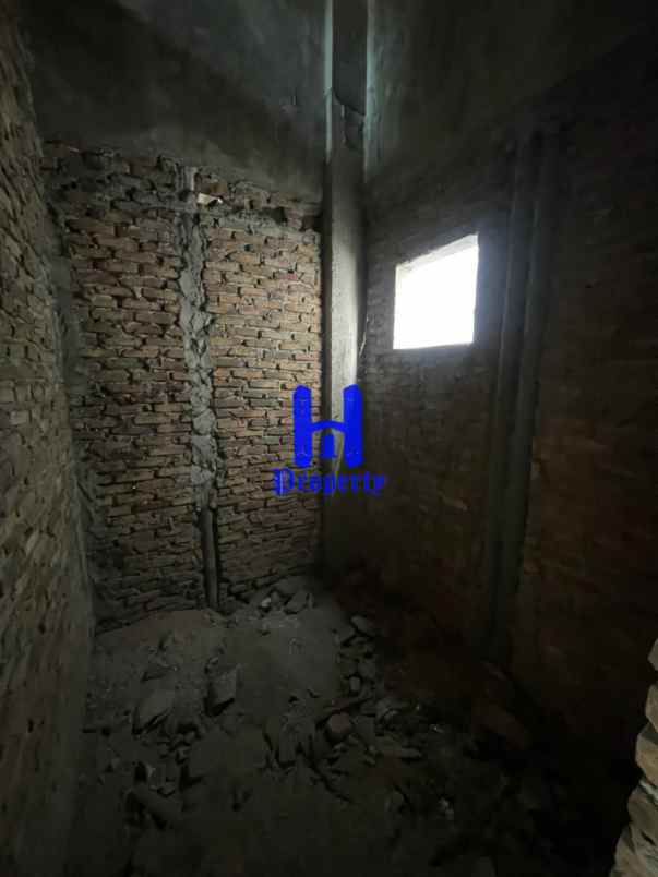 dijual disewakan ruko di jalan kl yos sudarso medan