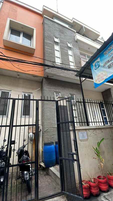 dijual kost dekat kampus trisakti