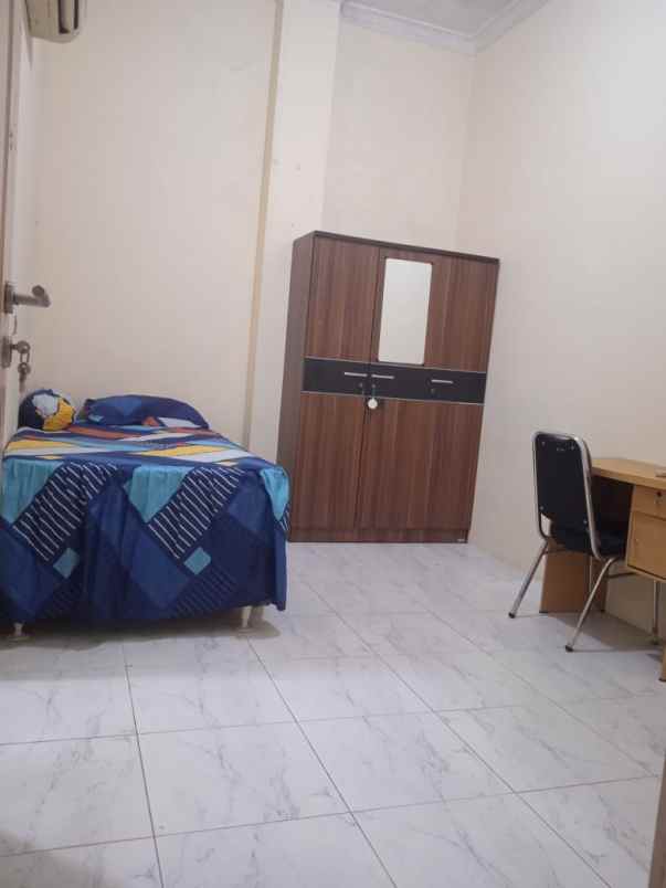 dijual kost dekat universitas trisakti
